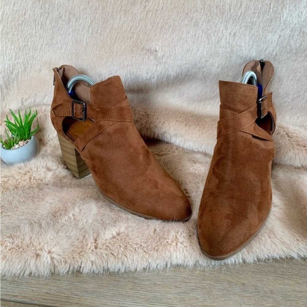 Block heel summer fall shoe bootie